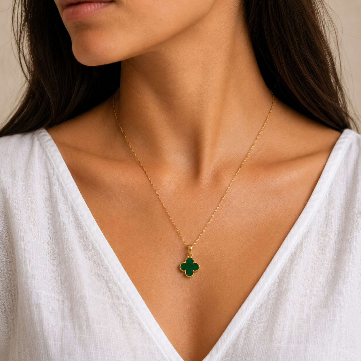Collar trébol baño oro 18K con cadena singapur